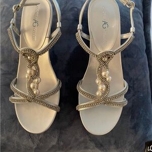 Andrew Geller Silver Alllisandra Sandals size 9M Woman’s